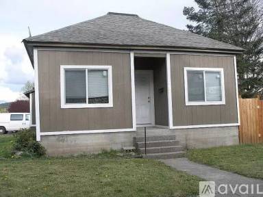 Main picture of 5522 N Regal St