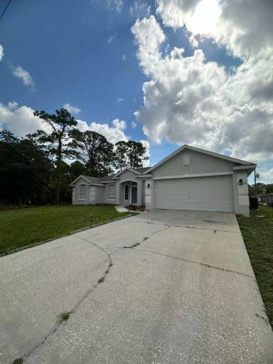 Main picture of 3127 Lowry Blvd SE