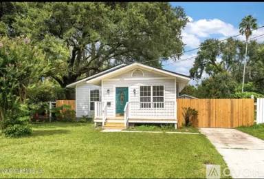 Main picture of 1645 Parkwood St