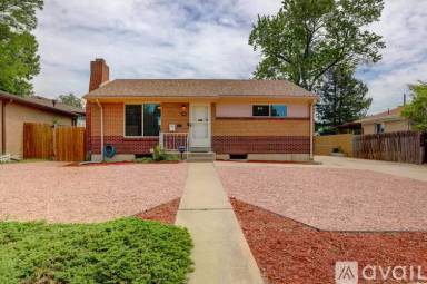 Main picture of 1765 Elmwood Ln