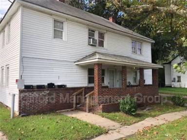 Main picture of 1114 Victory Blvd