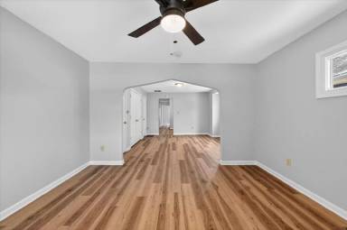 Main picture of 533 N Sherman Dr