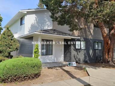 Main picture of 2594 Lee St SE