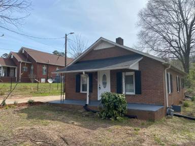 Main picture of 215 S Pinchback Ave