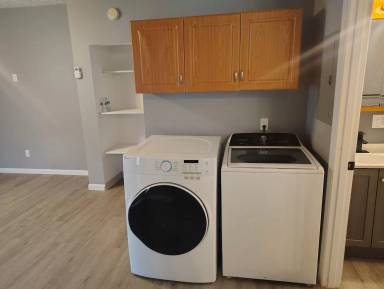 Main picture of 609 E Mulberry St