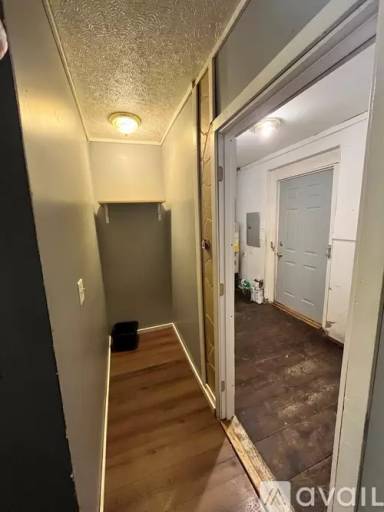 Main picture of 910 N Joliet St