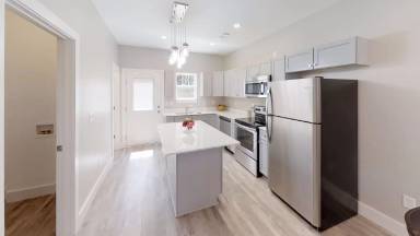 Main picture of Paradise Place