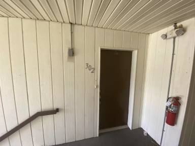 Main picture of 100 Chesterfield Ln