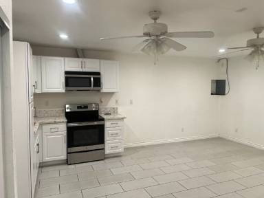 Main picture of 4685 Jones Ave