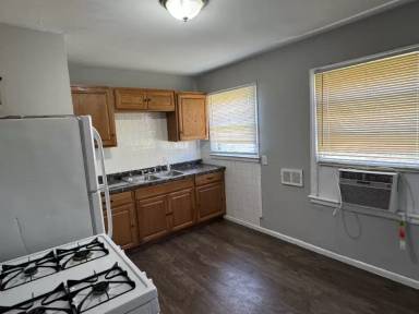 Main picture of 4433 N Tracy Ave