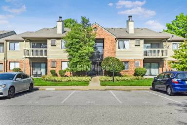 Main picture of 4270 Village Parkway Cir E