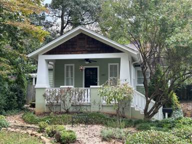 Main picture of 2451 Lyndhurst Ave