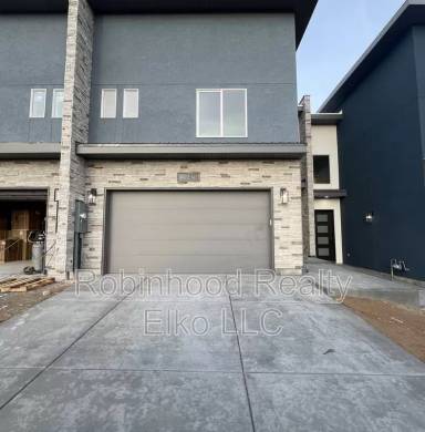 Main picture of 2445 N 5th St