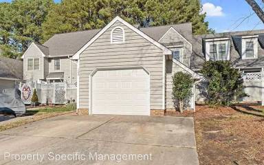 Main picture of 102 Lakewater Dr