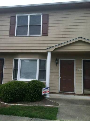 Main picture of 3300 Landmark St
