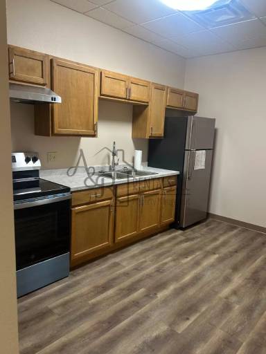 Main picture of 720 N Broadway St