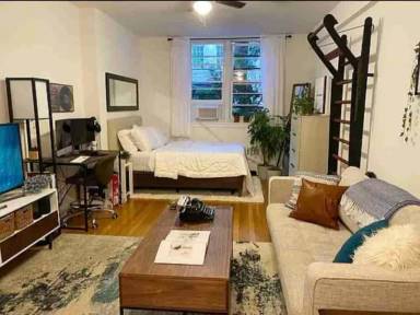 Main picture of 44 E 63rd St