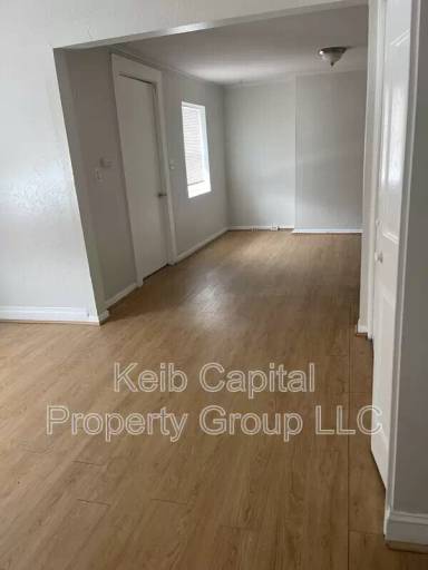 Main picture of 90 Ford St