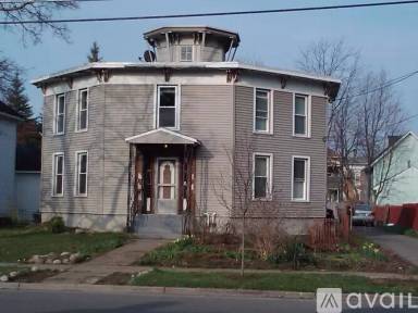 Main picture of 14 N Church St