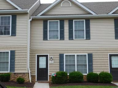 Main picture of 104 Old Tavern Cir