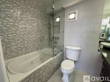 Main picture of 10 E Ontario St Apartments