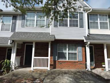 Main picture of 107 Swaying Pine Ct