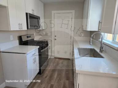 Main picture of 1378 Yale Pl