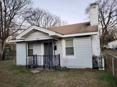 Main picture of 1243 Hanover St