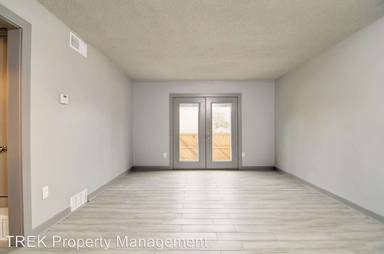 Main picture of 4460 Powell Ave