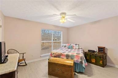 Main picture of 891 Harvard Dr
