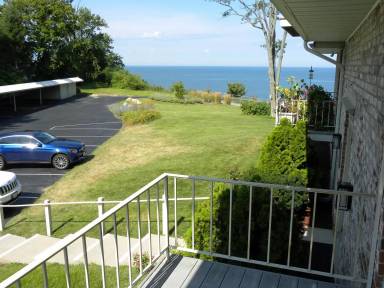 Main picture of 3622 Lakeshore Dr