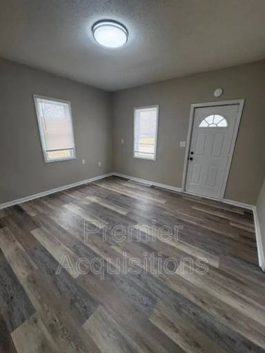 Main picture of 2309 Locust Ave