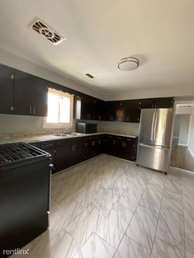 Main picture of 7300 S Phillips Ave