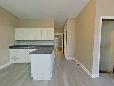 Main picture of 2711 Keokuk St