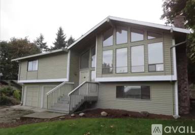 Main picture of 2228 Dogwood St NE