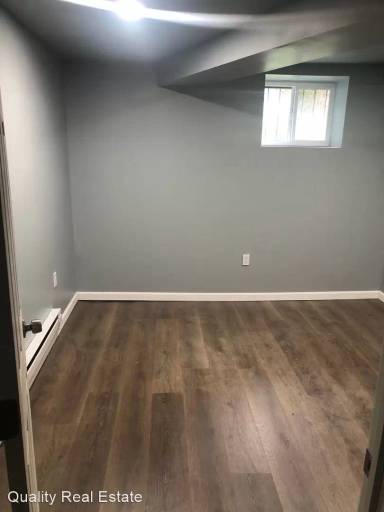 Main picture of 1634 W Mentor St