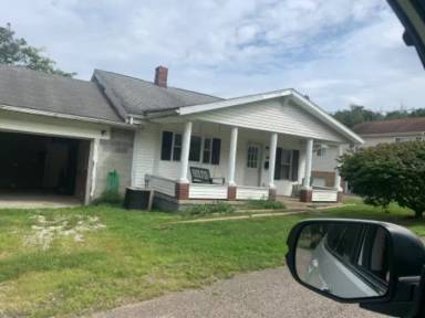 Main picture of 104 Maher St