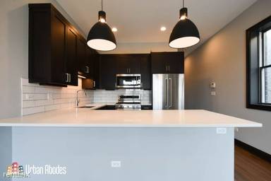 Main picture of 4326 N Ashland Ave