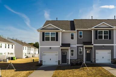 Main picture of 390 Freestall Dr
