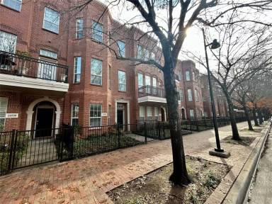 Main picture of 15826 Quorum Dr
