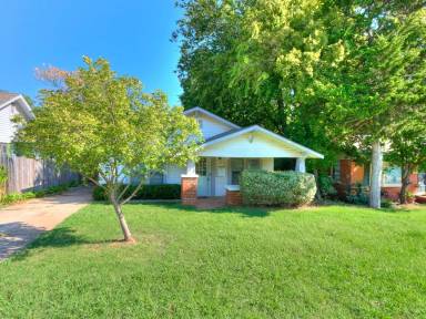 Main picture of 1535 NW 40th St
