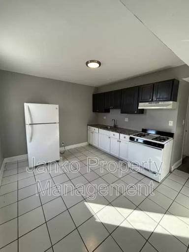 Main picture of 7053 S Dante Ave