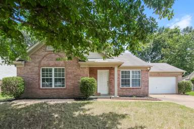 Main picture of 50 Oakland Woods Cv