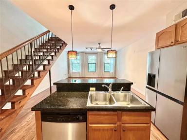 Main picture of 1602 Elgin St