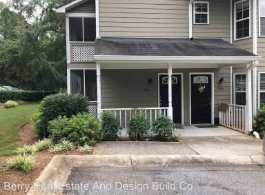 Main picture of 1510 Oakridge Ct