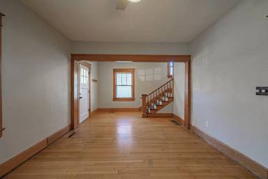 Main picture of 817 E Loren St