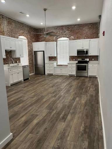 Main picture of 312 W B St