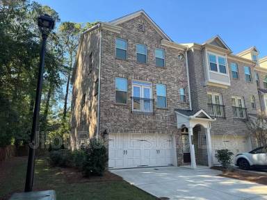 Main picture of 2575 Clairebrooke Pt