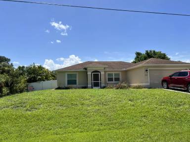Main picture of 1087 Petronia St