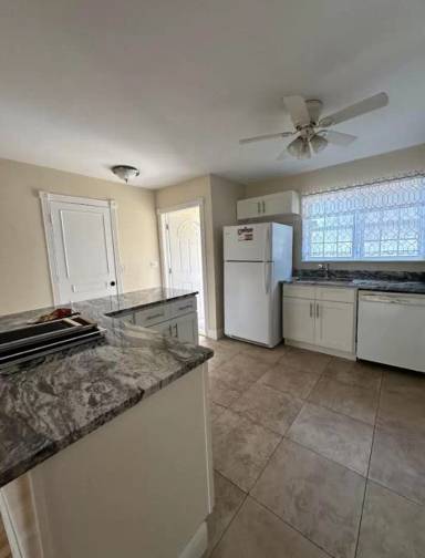 Main picture of 1662 SE Collette Ct